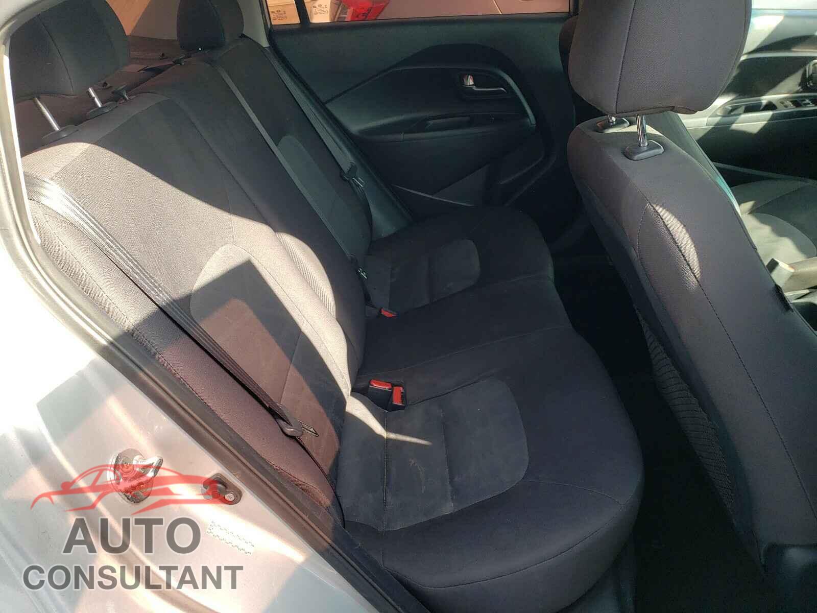 KIA RIO 2016 - KNADM4A31G6598481