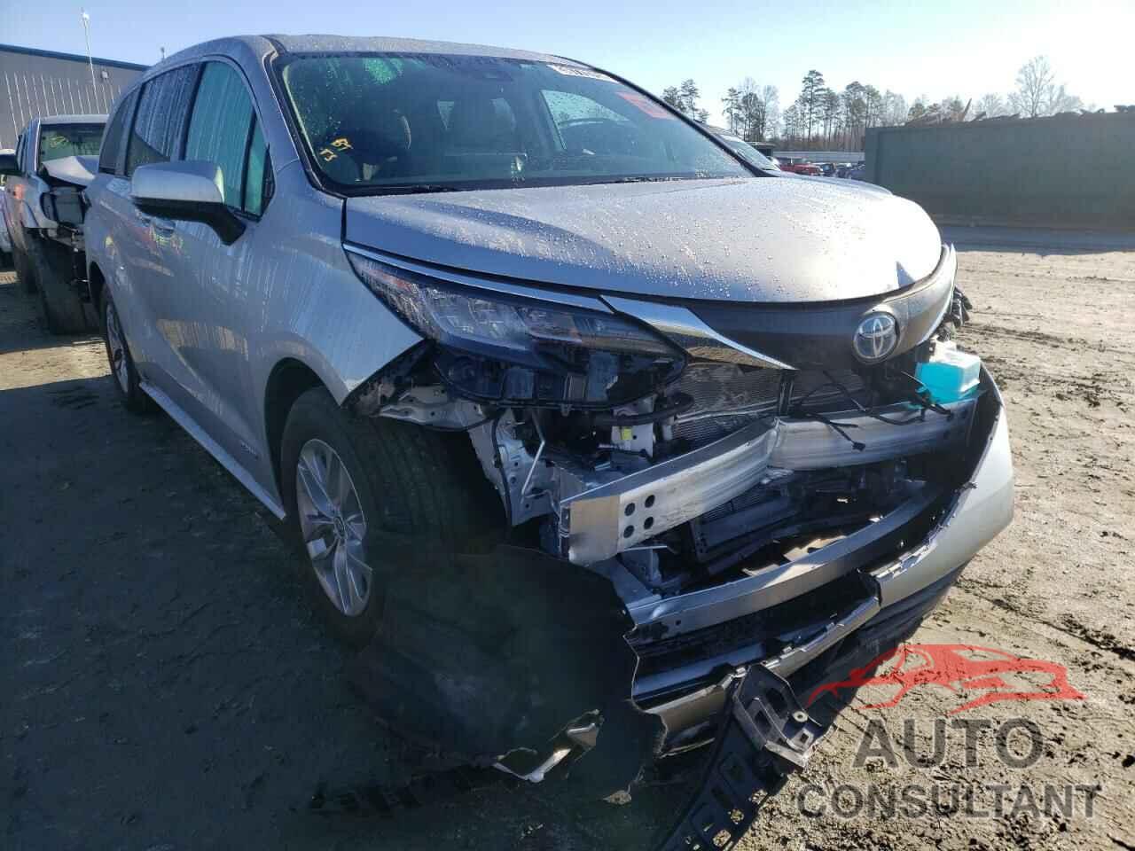 TOYOTA SIENNA 2021 - 5TDKSKFC1MS031602