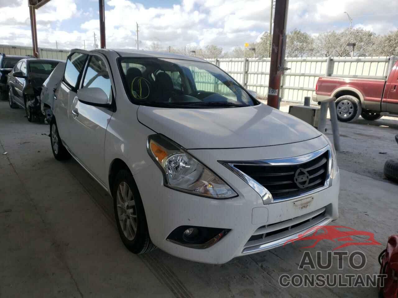 NISSAN VERSA 2018 - 3N1CN7AP2JL803774