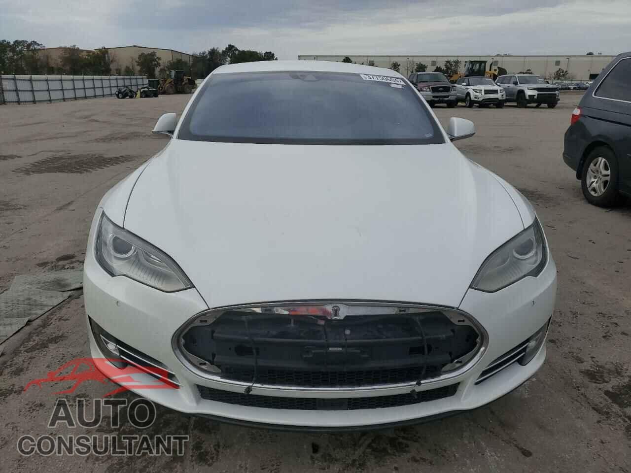 TESLA MODEL S 2015 - 5YJSA1E23FF119743