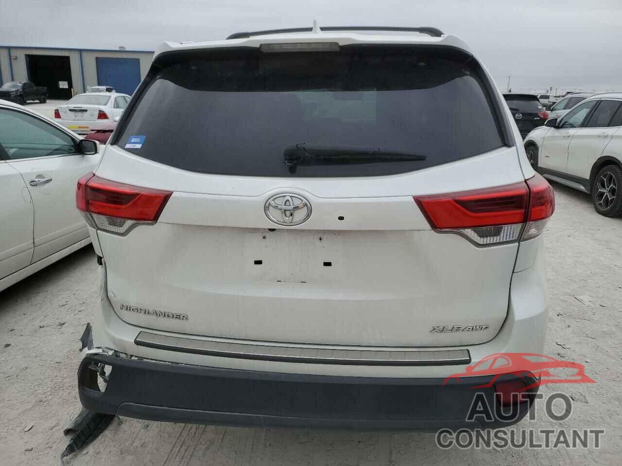 TOYOTA HIGHLANDER 2019 - 5TDJZRFH7KS602504