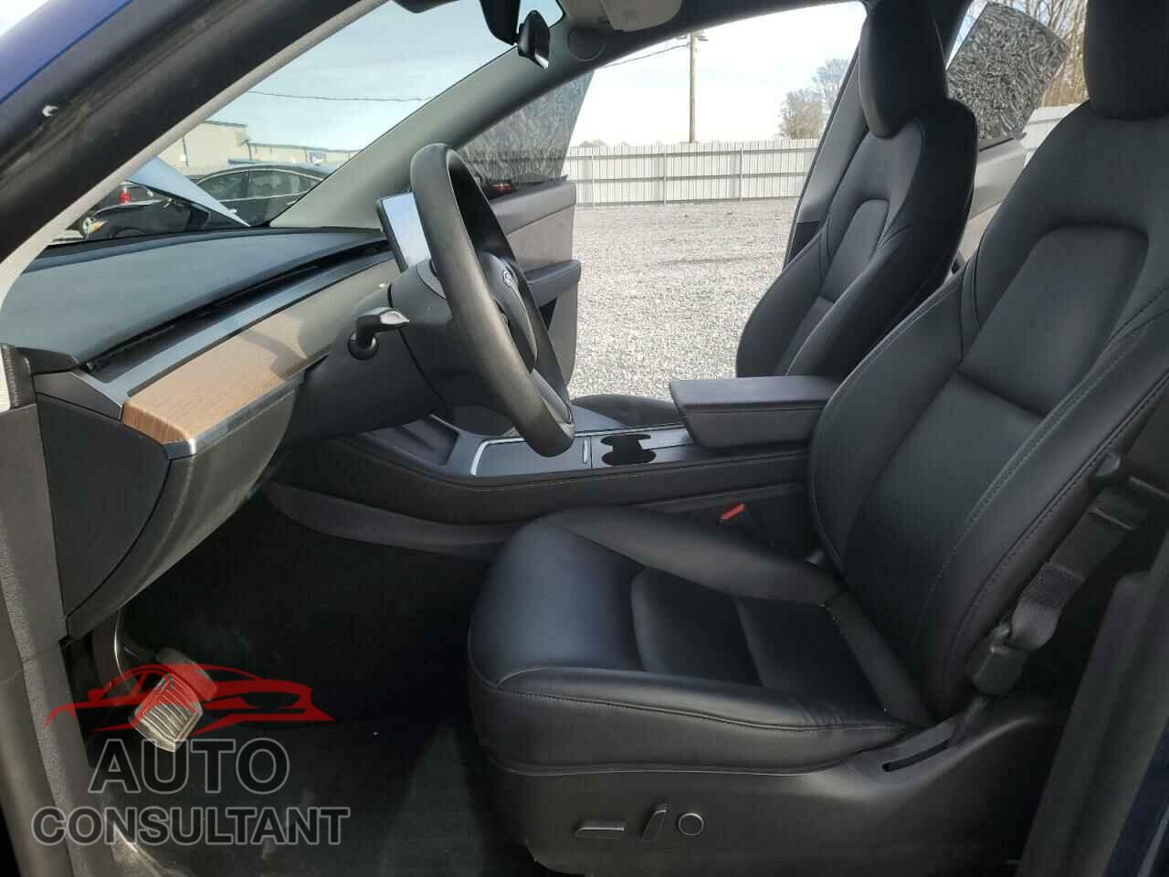 TESLA MODEL Y 2021 - 5YJYGDEE8MF200447