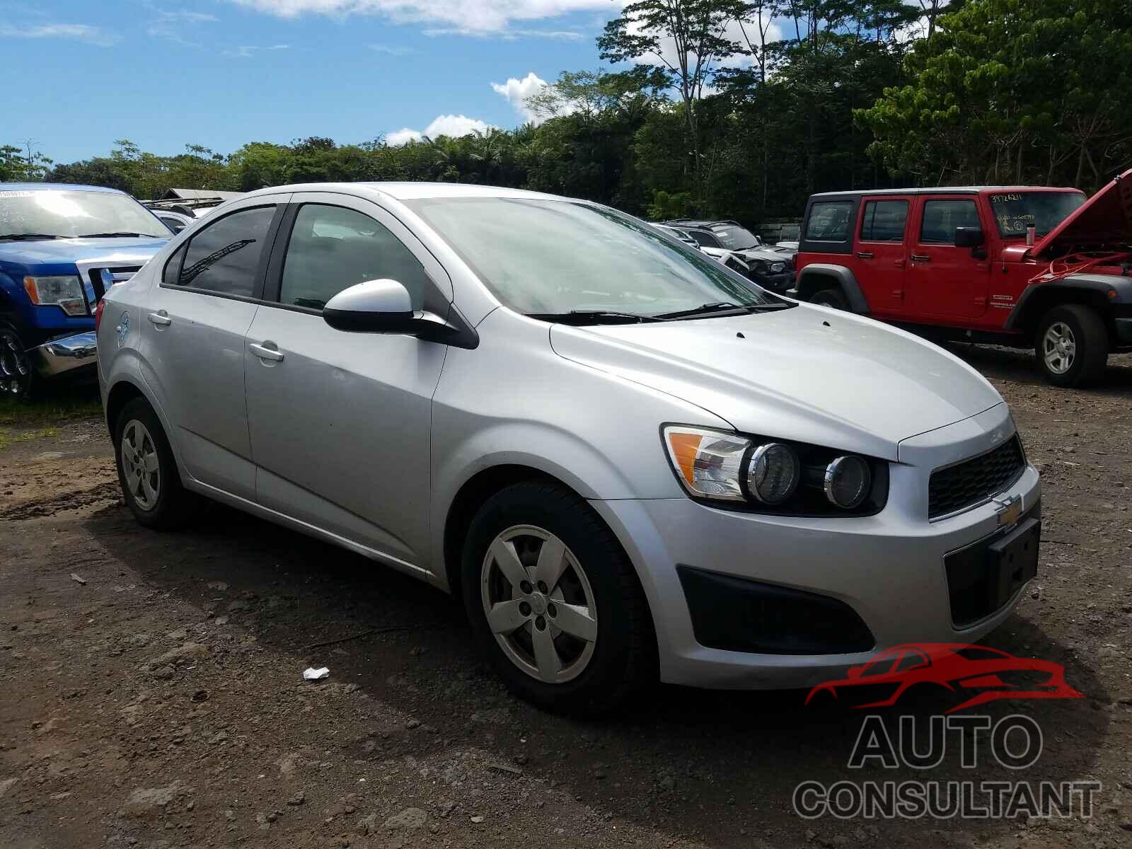 CHEVROLET SONIC 2016 - 1G1JA5SH6G4133326