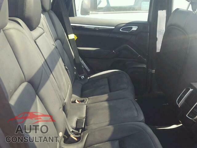 PORSCHE CAYENNE 2018 - WP1AA2A26JKA03728