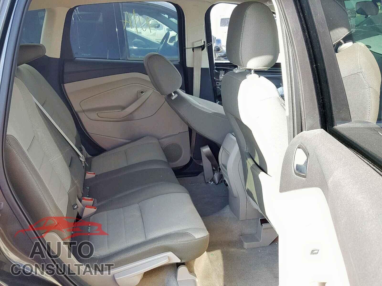 FORD ESCAPE SE 2015 - 1N6AD0EV7JN742362