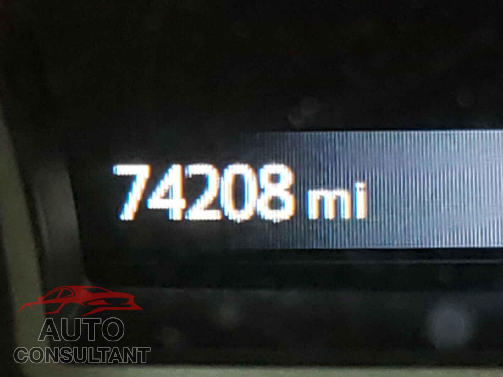 NISSAN PATHFINDER 2017 - 5N1DR2MN8HC902829