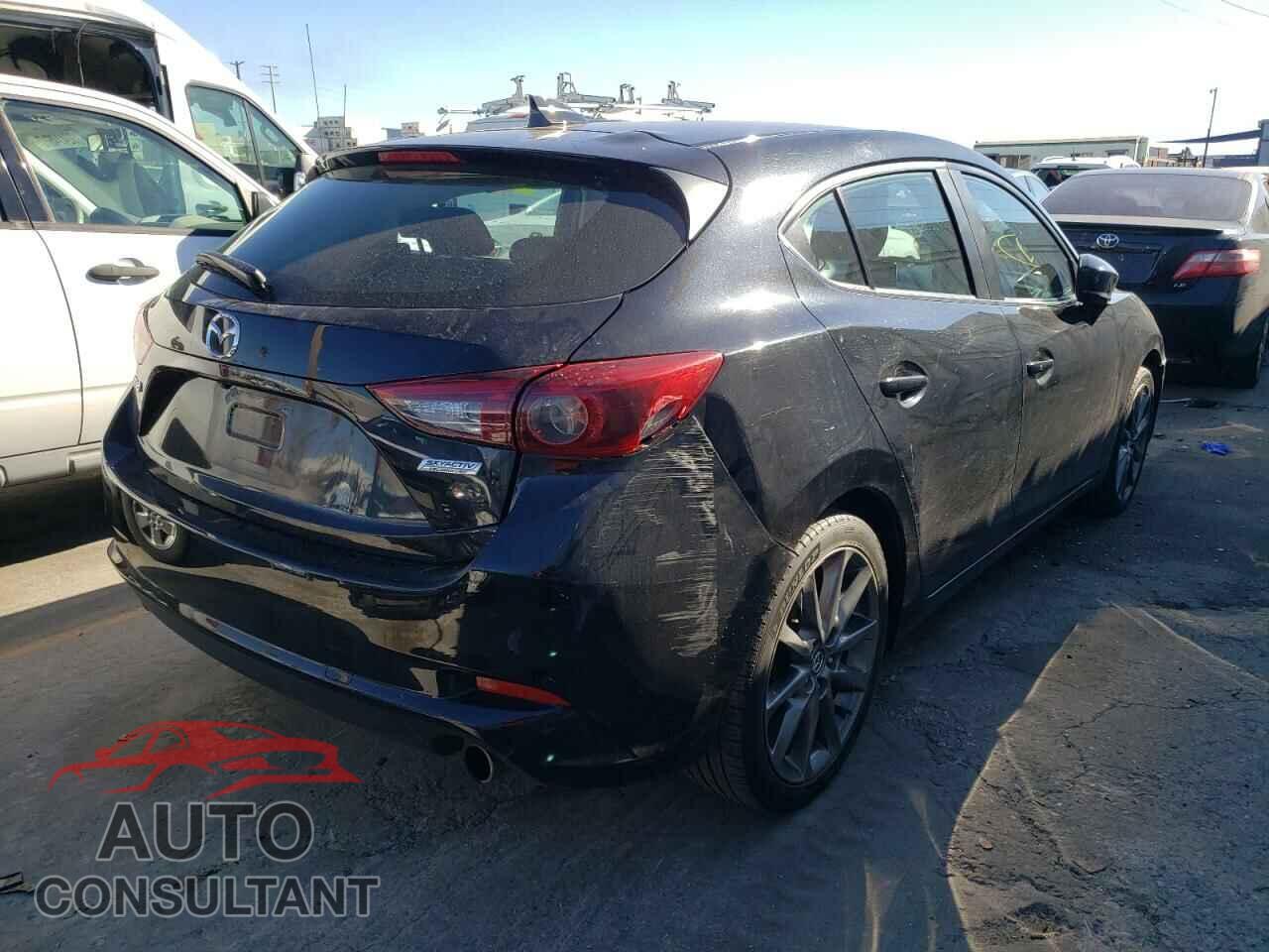 MAZDA 3 2018 - 3MZBN1M31JM266563