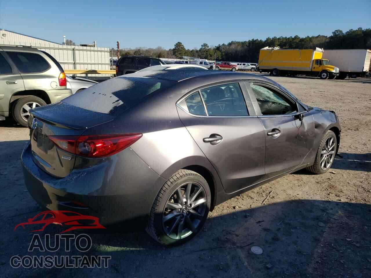 MAZDA 3 2018 - 3MZBN1V37JM257414