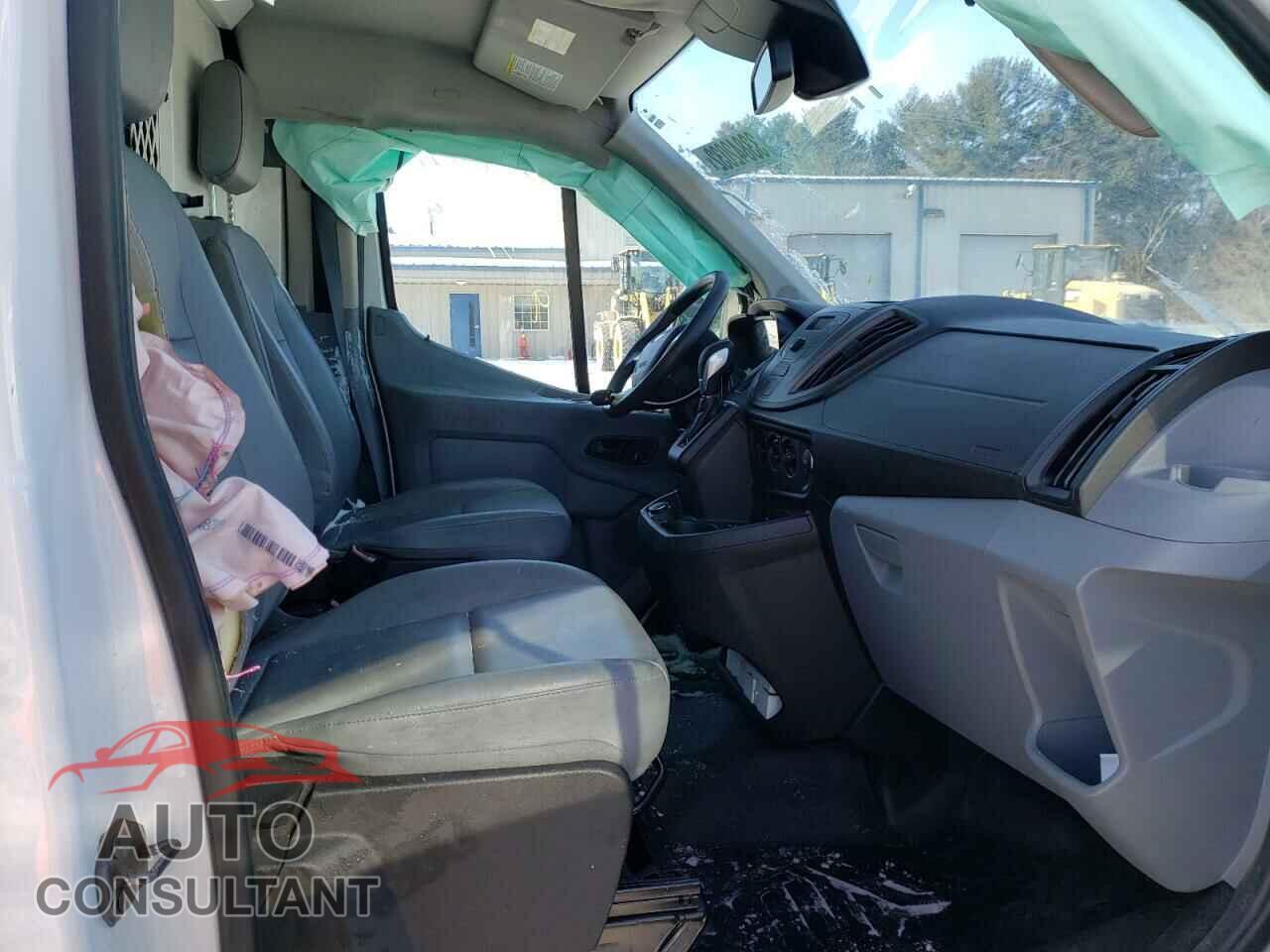FORD TRANSIT CO 2017 - 1FTYR1YM0HKA74413