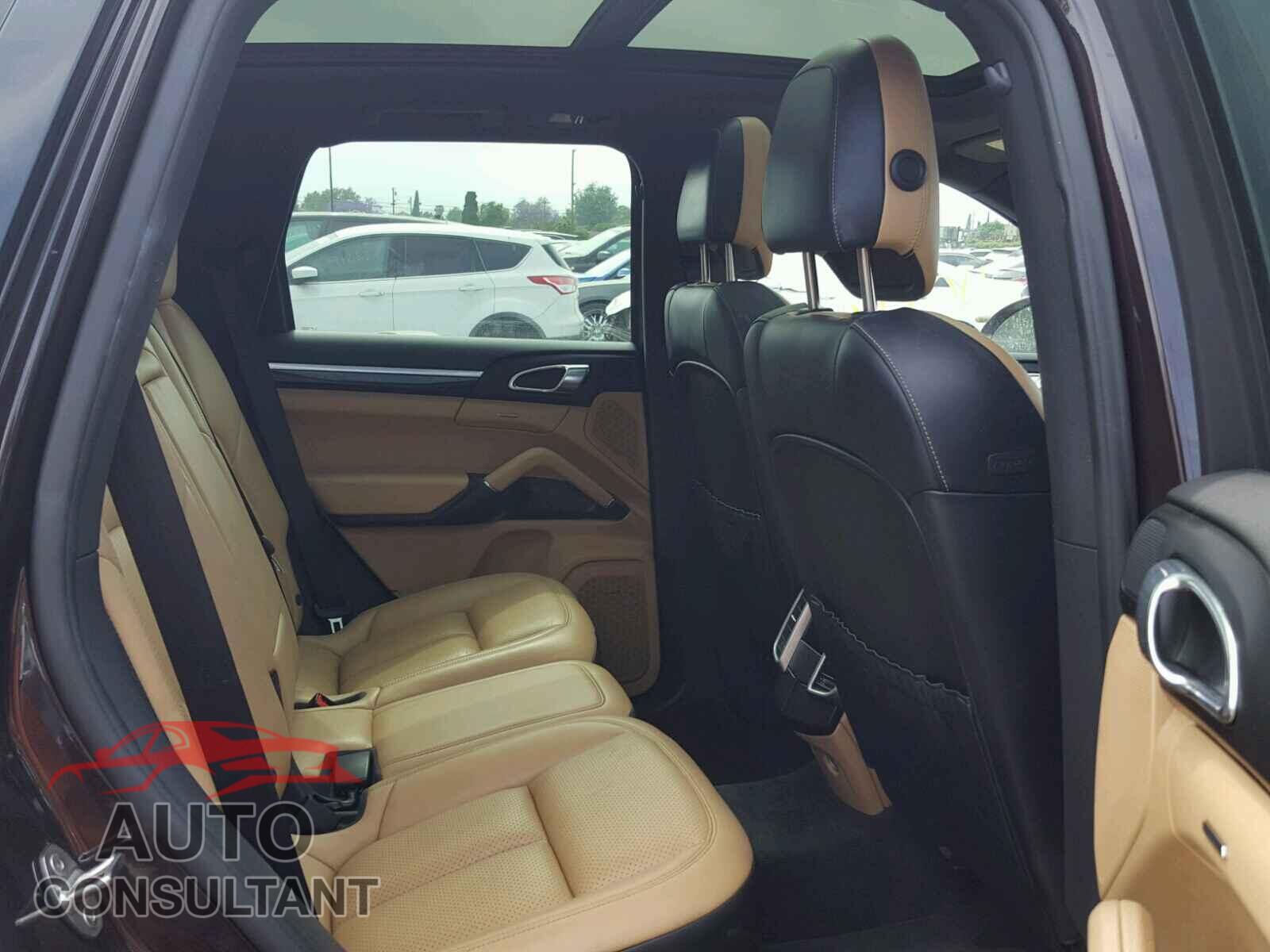 PORSCHE CAYENNE 2016 - WP1AA2A2XGKA36420