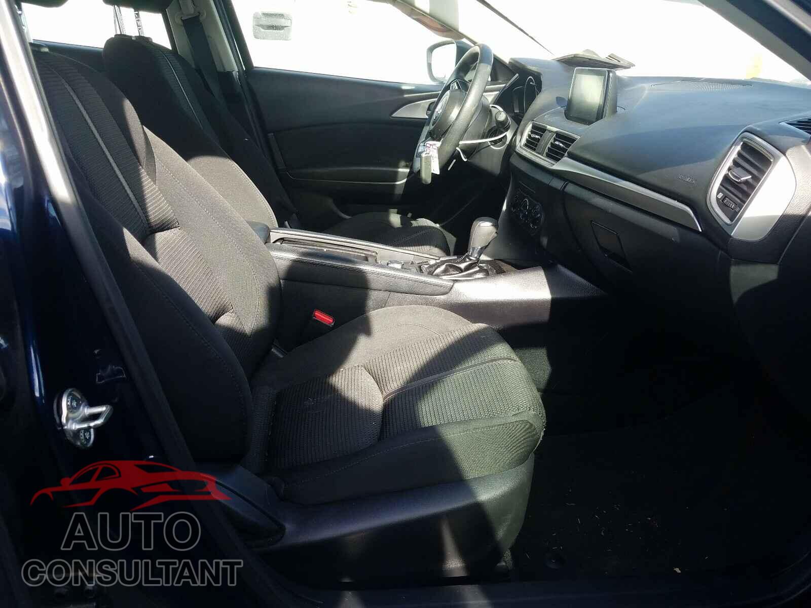 MAZDA 3 2018 - 3MZBN1U78JM228444