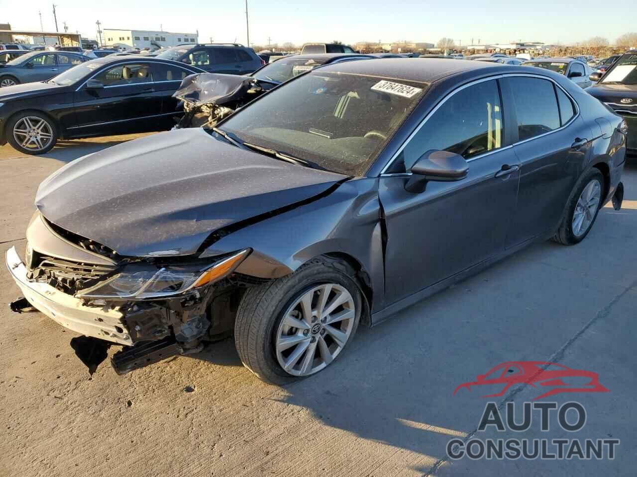 TOYOTA CAMRY 2022 - 4T1C11AK2NU709296