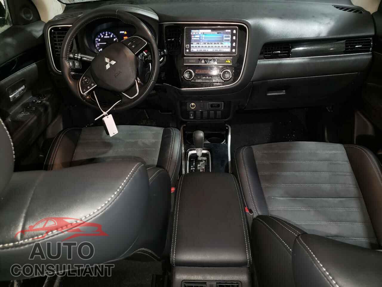 MITSUBISHI OUTLANDER 2019 - JA4AZ3A33KZ011913