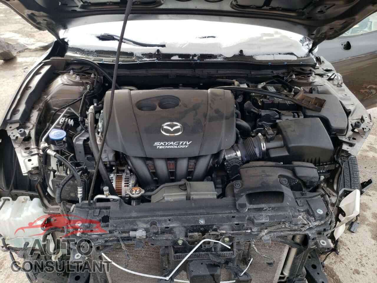 MAZDA 3 2018 - 3MZBN1W37JM161037
