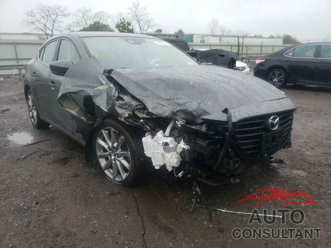 MAZDA 3 2018 - 3MZBN1V34JM174278