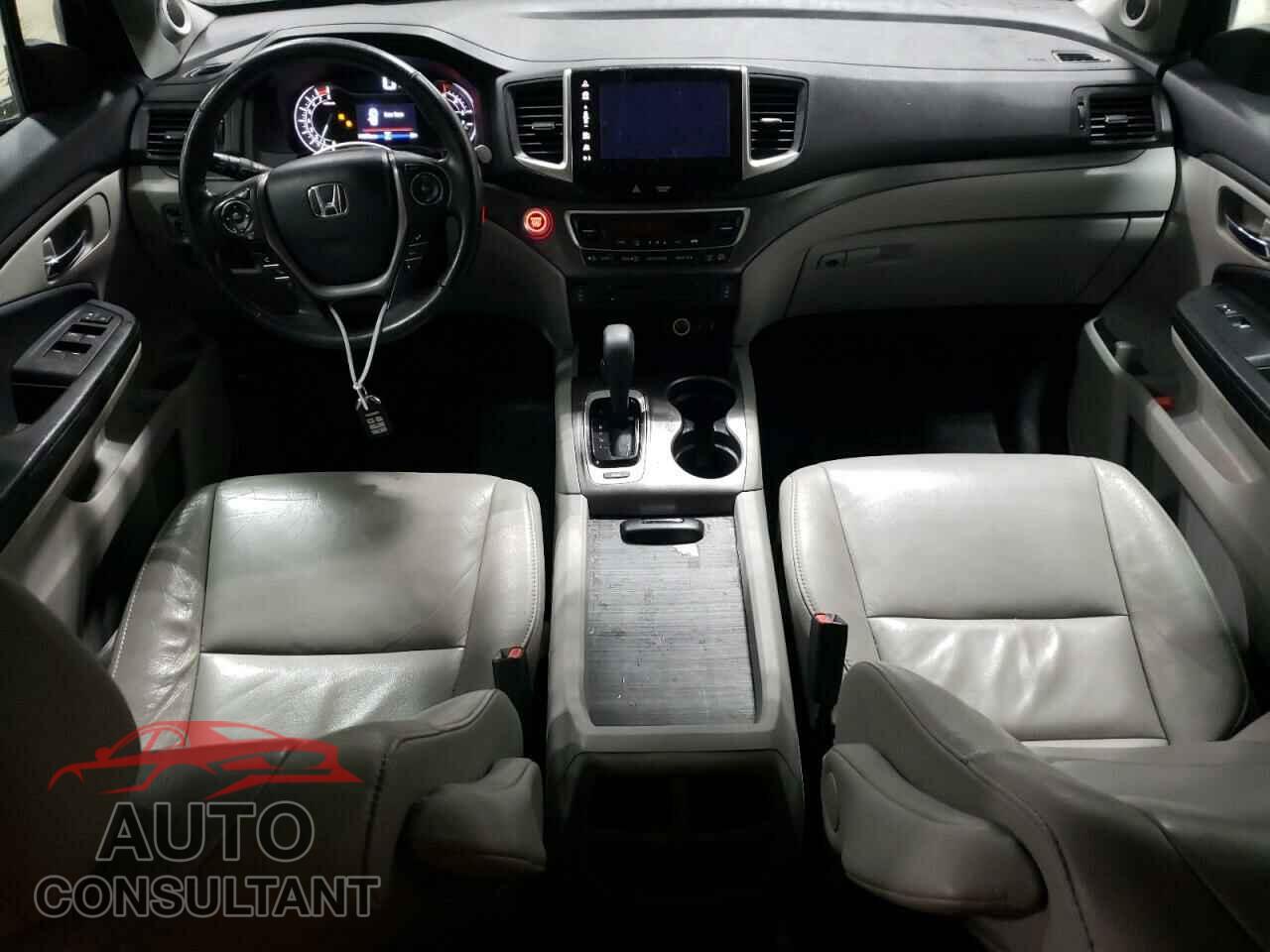 HONDA PILOT 2017 - 5FNYF6H5XHB093515