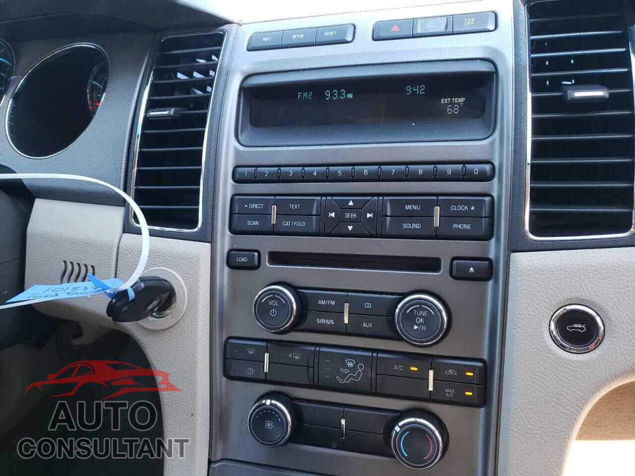 FORD TAURUS 2018 - 1FAHP2DW4CG105098