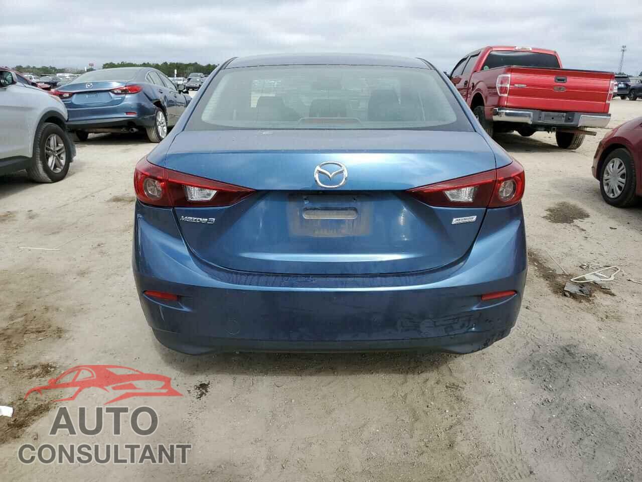 MAZDA 3 2018 - 3MZBN1U76JM189272