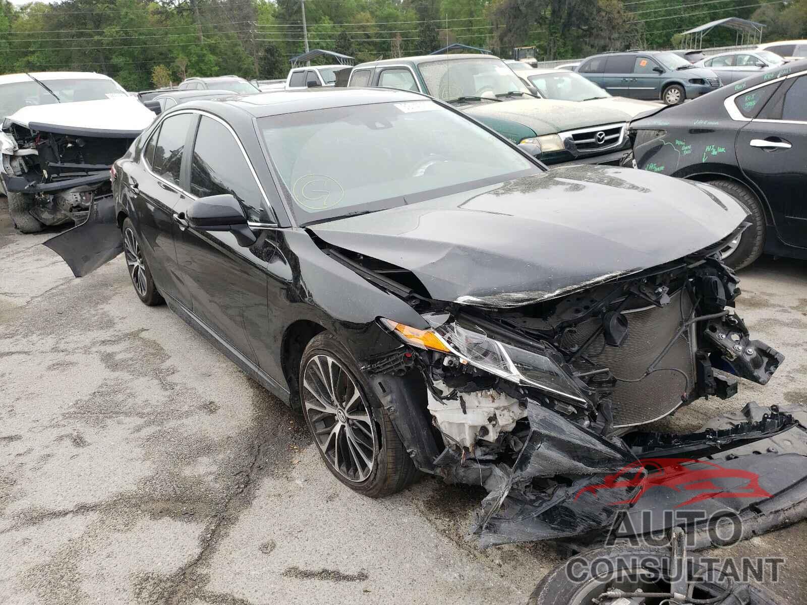 TOYOTA CAMRY 2018 - 4T1B11HK1JU059324