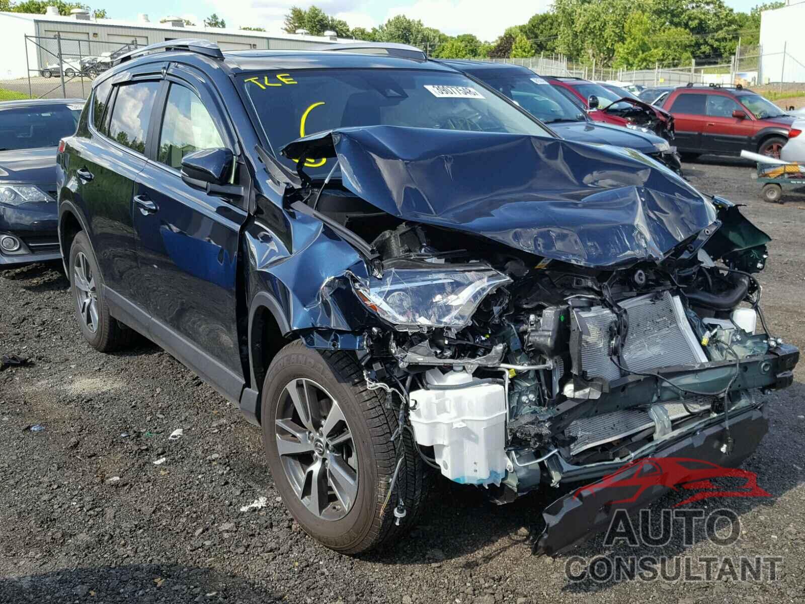 TOYOTA RAV4 XLE 2017 - JTMRFREV7HJ147663