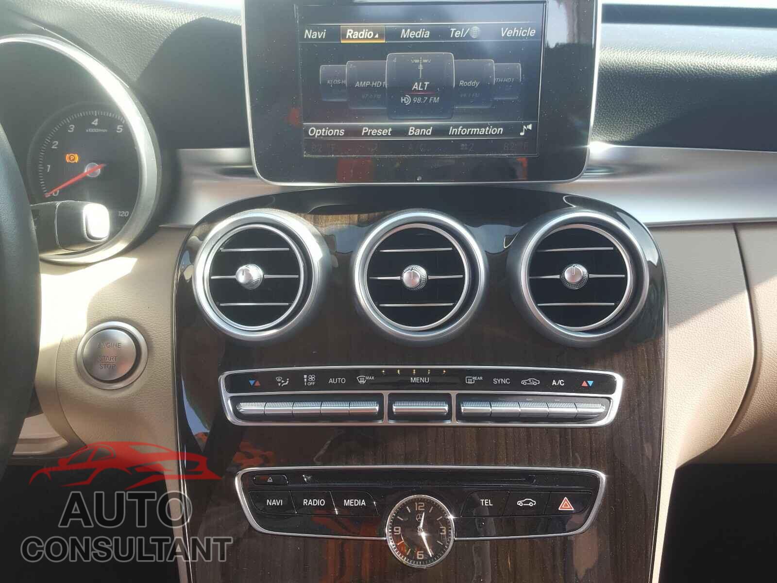 MERCEDES-BENZ C CLASS 2017 - 55SWF4JB4HU200083