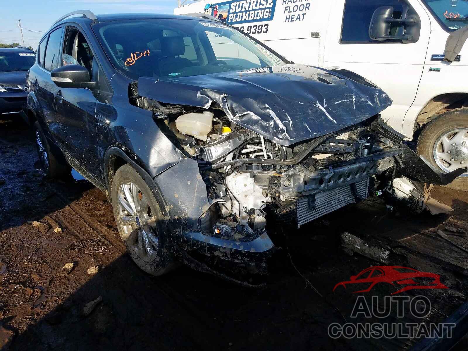 FORD ESCAPE 2017 - 5TFAW5F12HX640035