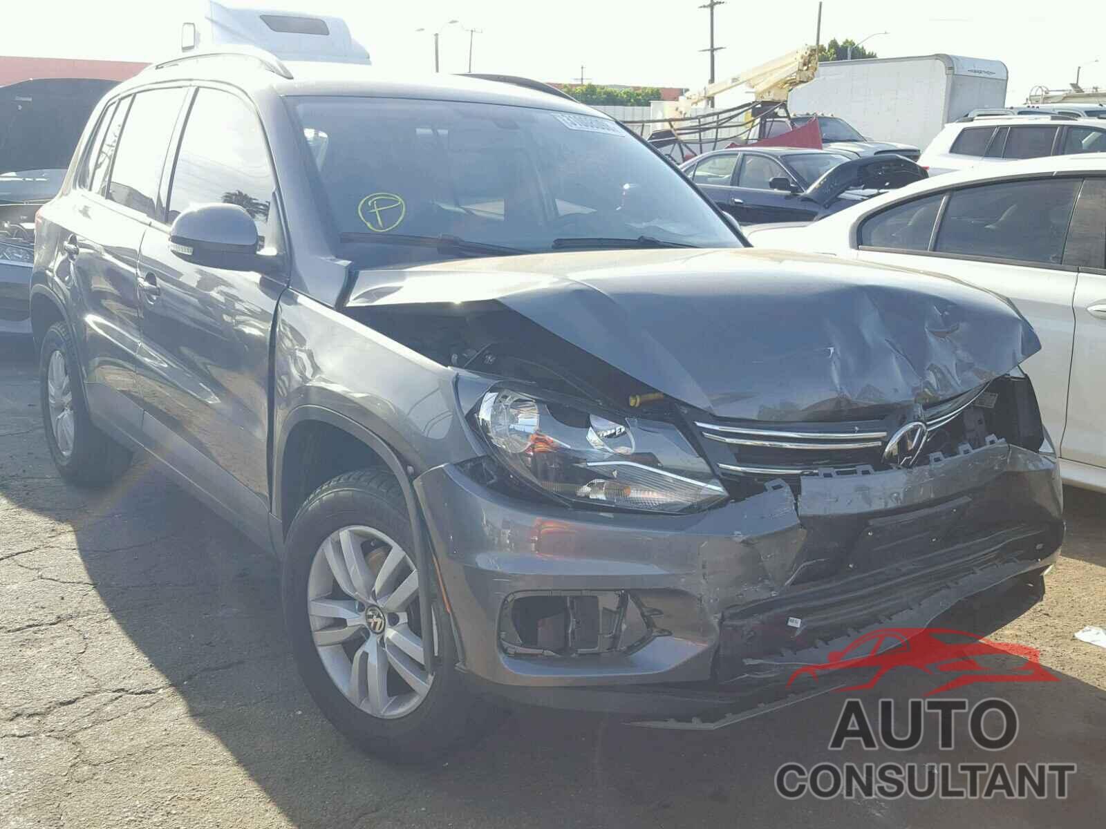 VOLKSWAGEN TIGUAN 2016 - WVGBV7AX4GW515522