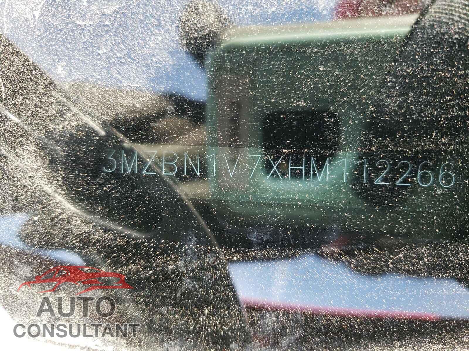 MAZDA 3 2017 - 3MZBN1V7XHM112266