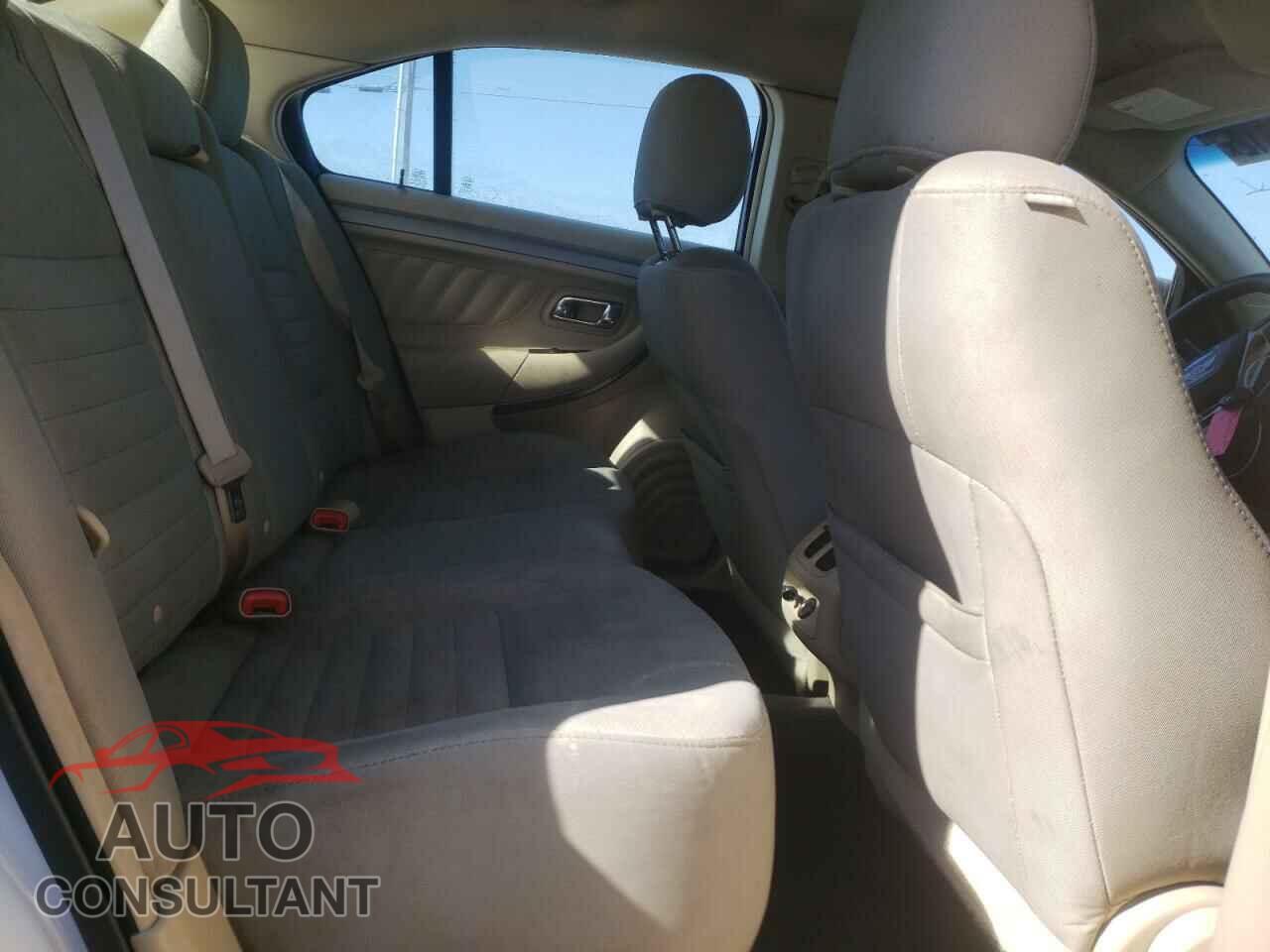 FORD TAURUS 2017 - 1FAHP2D87HG109879
