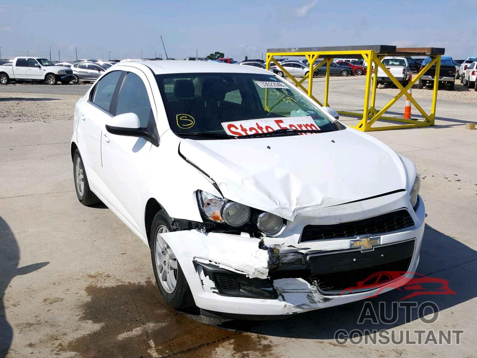 CHEVROLET SONIC 2015 - 1G1JC5SH9F4135368
