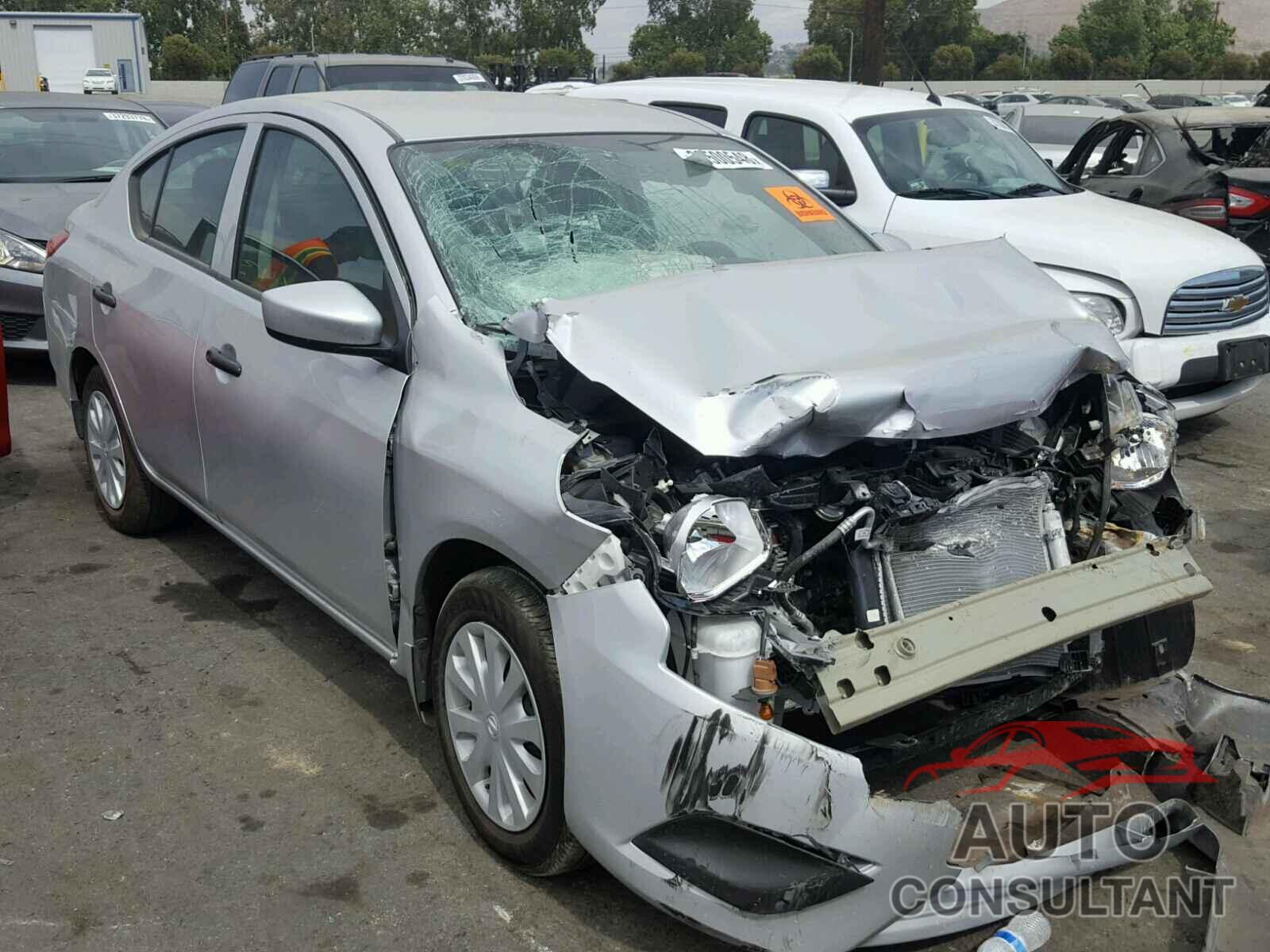 NISSAN VERSA 2018 - 3N1CN7AP6JL800537