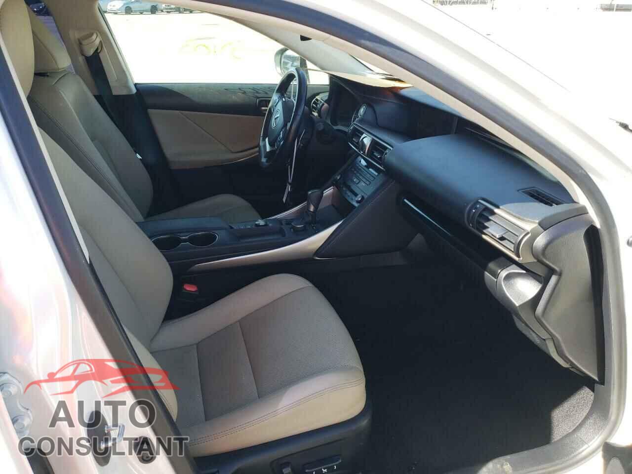 LEXUS IS 2017 - JTHBA1D23H5049276