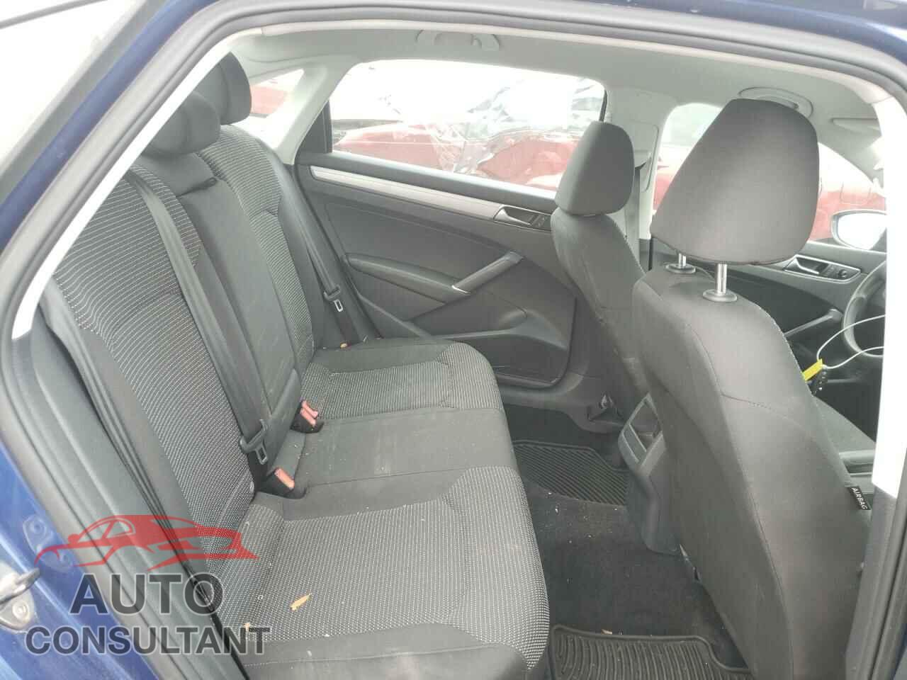 VOLKSWAGEN PASSAT 2017 - 1VWAT7A37HC053900