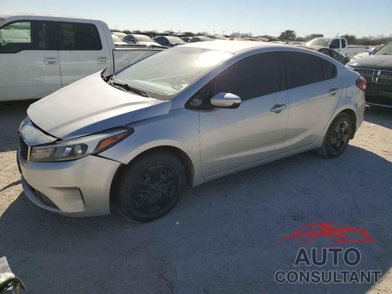 KIA FORTE 2018 - 3KPFK4A76JE234594