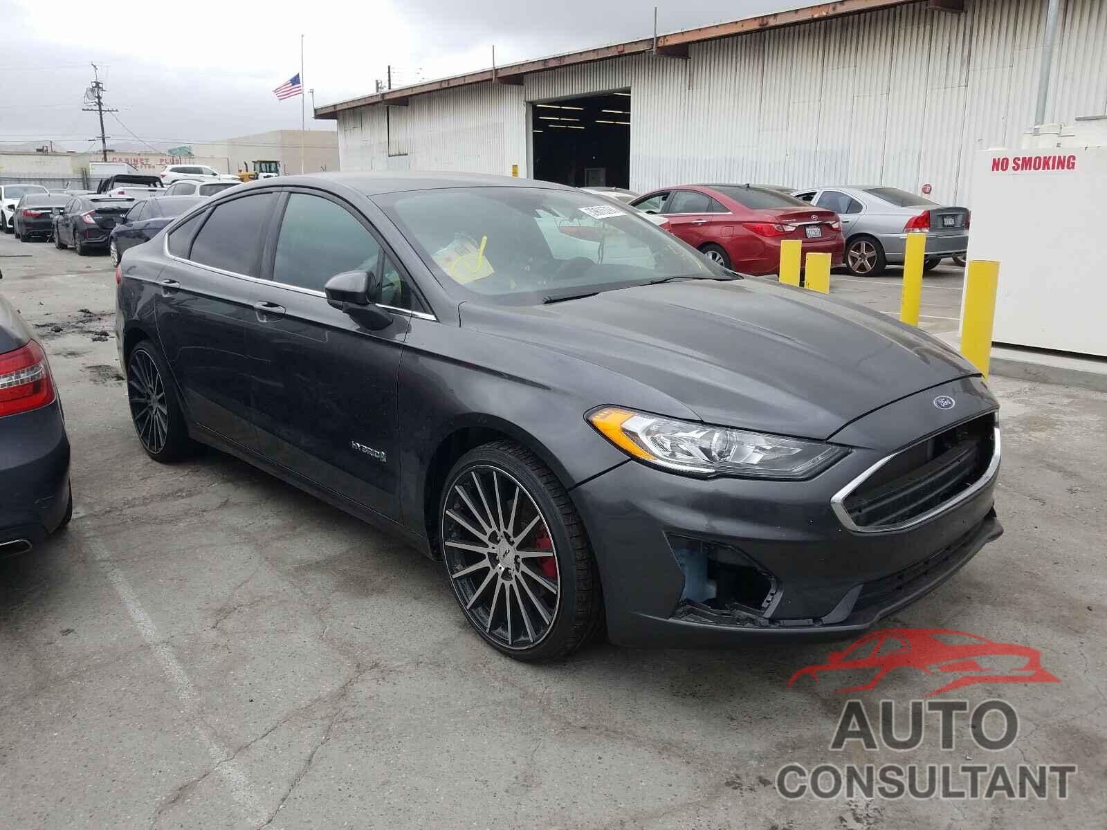 FORD FUSION 2019 - 3FA6P0LU7KR216392