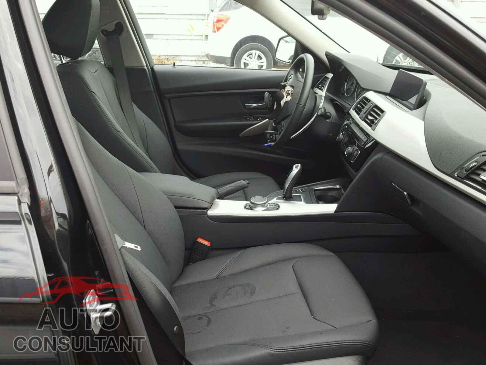 BMW 3 SERIES 2018 - WBA8A3C52JA357701