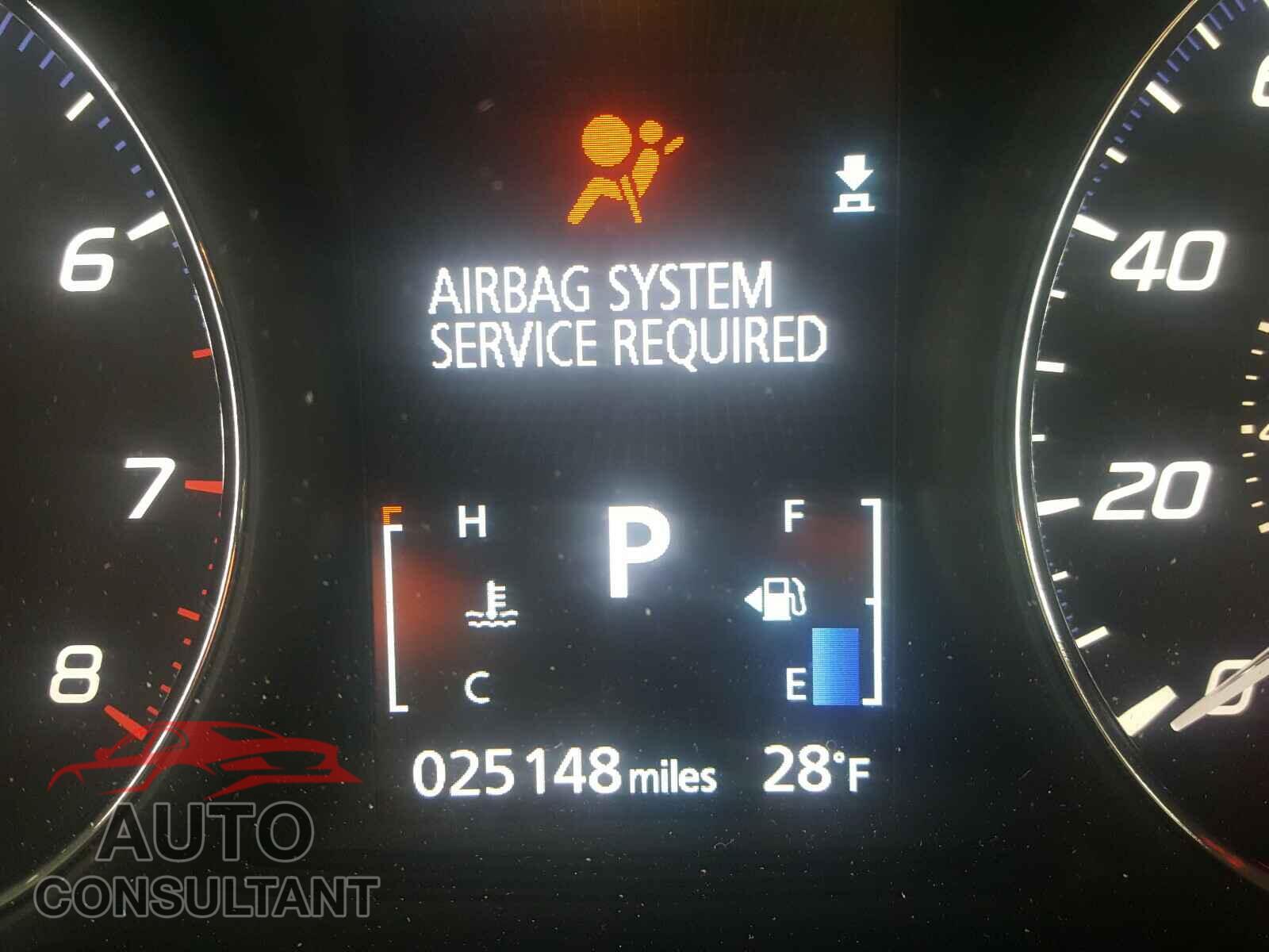 MITSUBISHI OUTLANDER 2018 - JA4JZ4AX7JZ010710