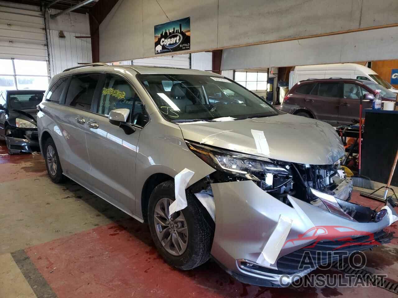 TOYOTA SIENNA 2022 - 5TDYSKFC4NS045392