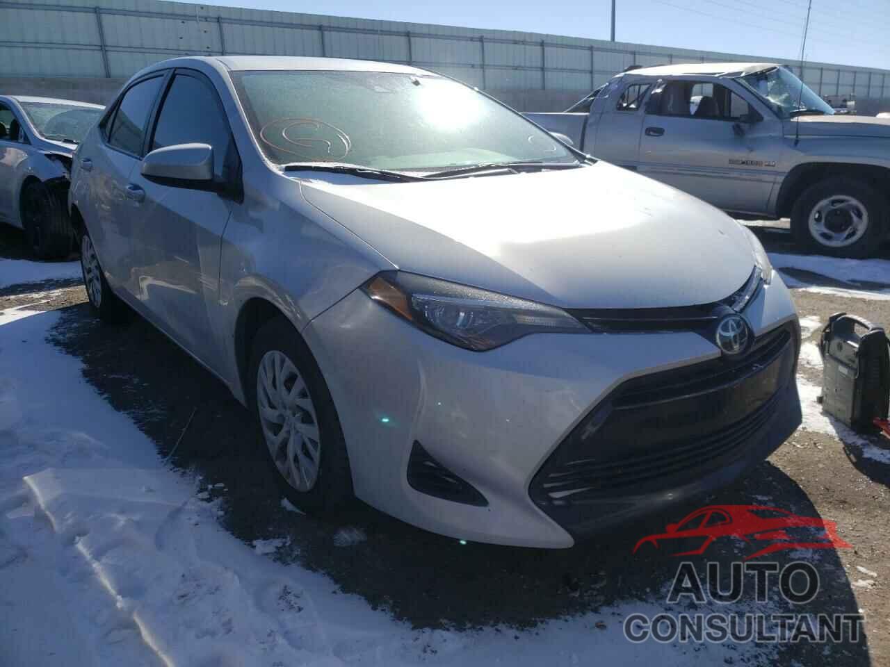 TOYOTA COROLLA 2018 - 5YFBURHE7JP740427