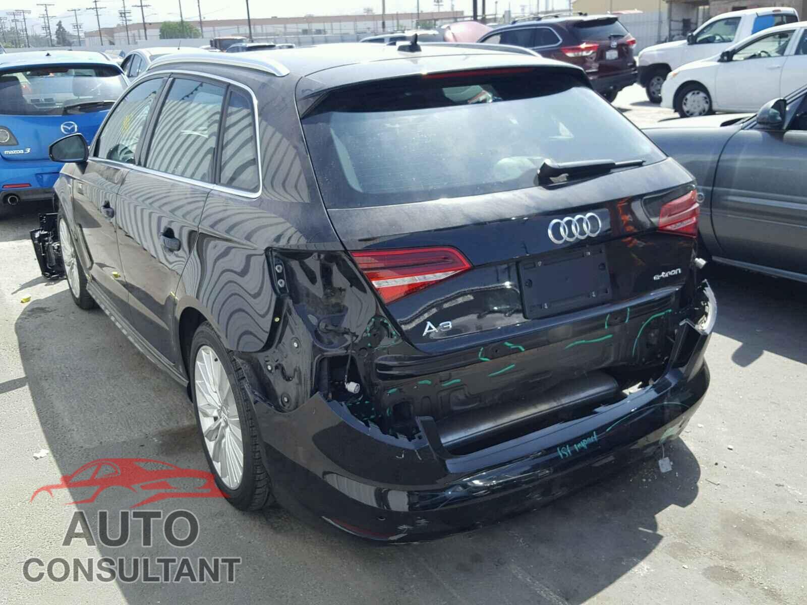 AUDI A3 2017 - WAUTPBFF4HA049060