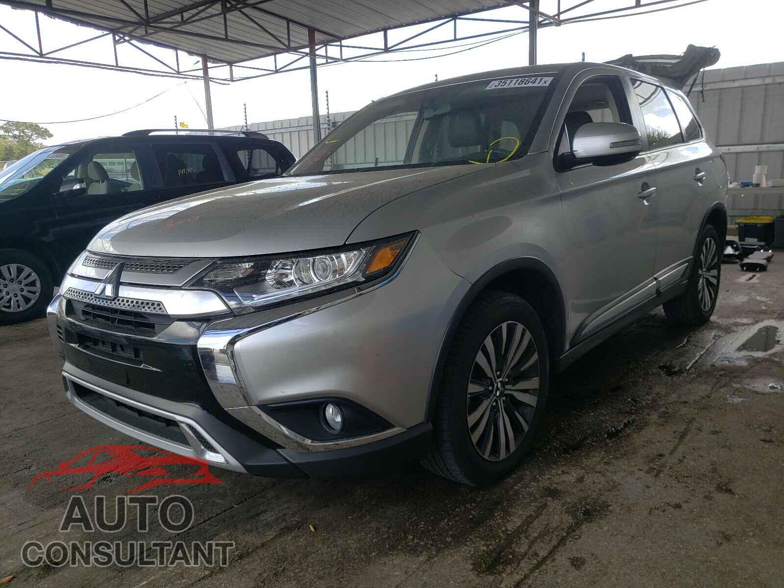MITSUBISHI OUTLANDER 2019 - JA4AD3A31KZ033018