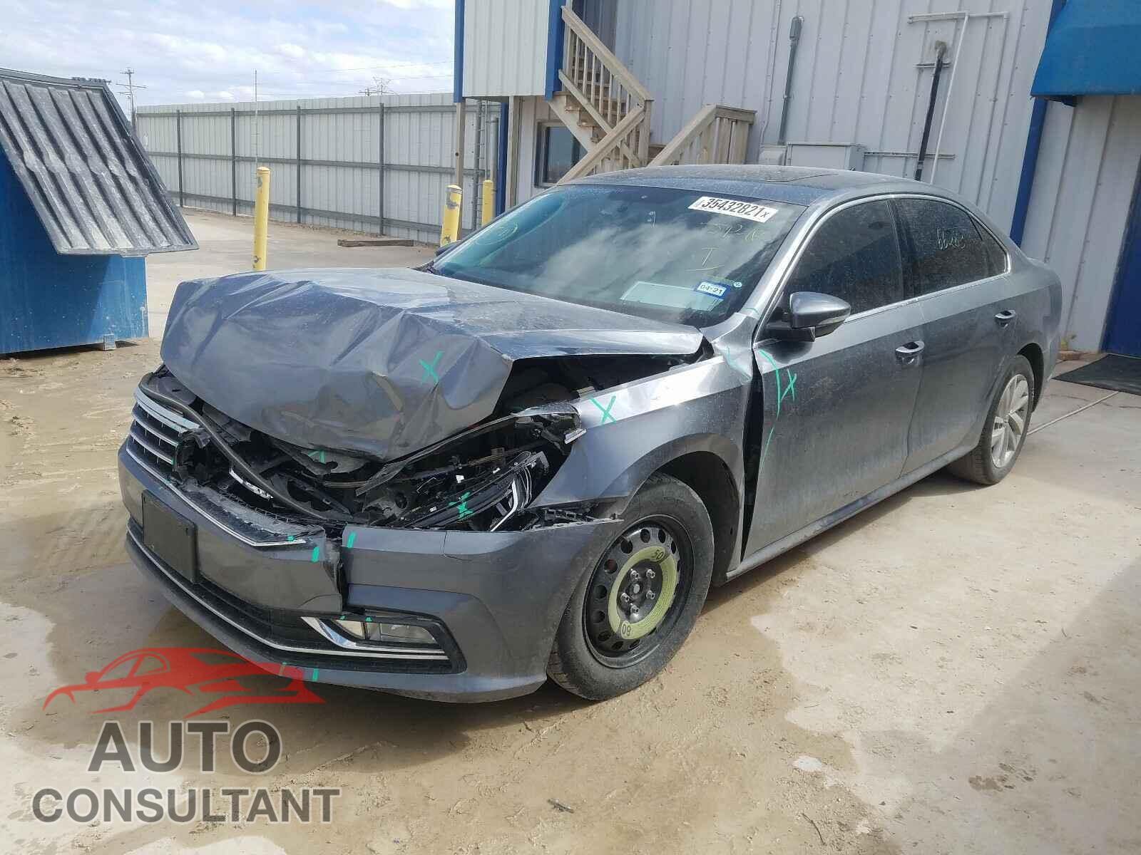 VOLKSWAGEN PASSAT 2018 - 1VWBA7A35JC044807