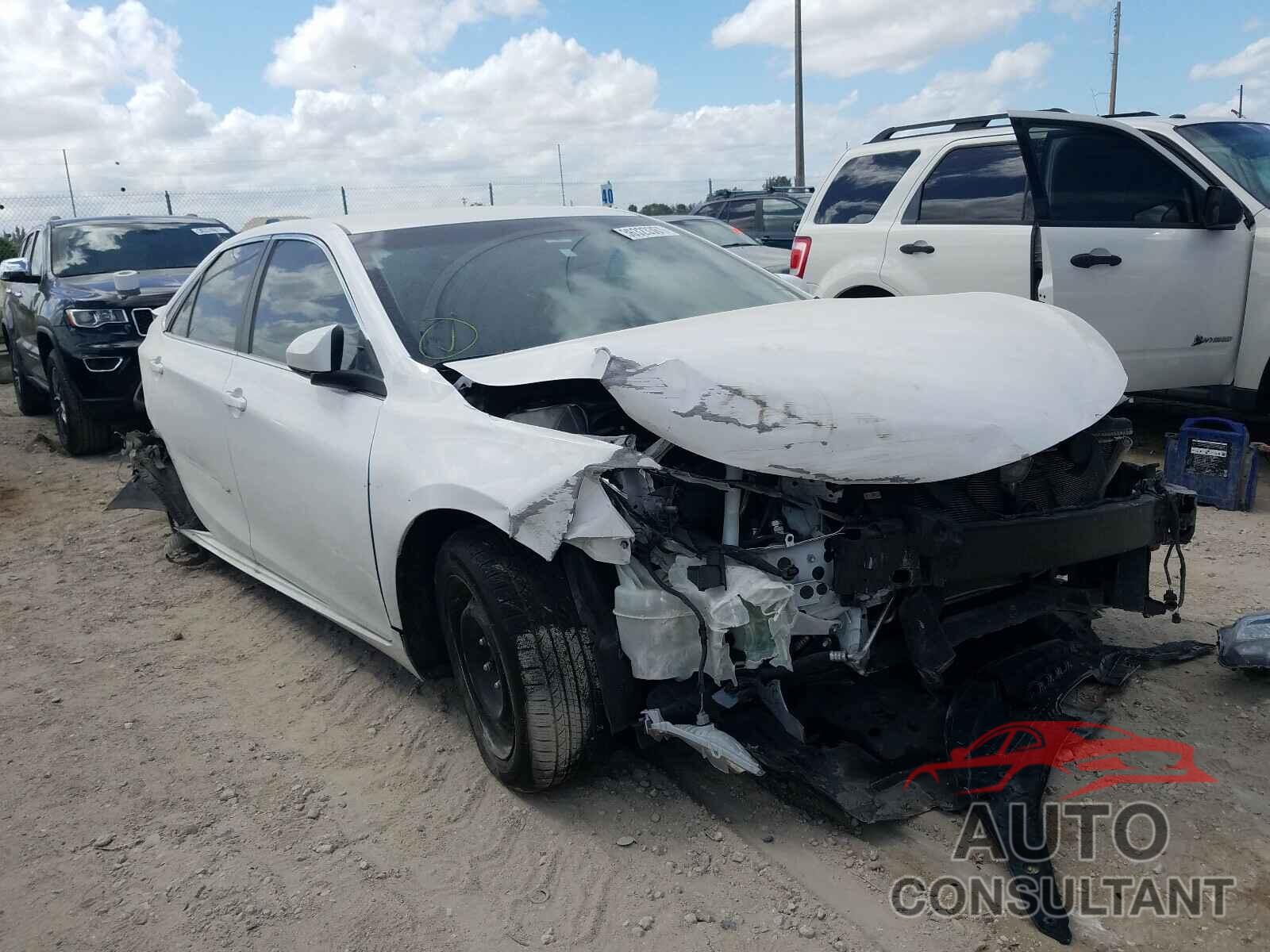 TOYOTA CAMRY 2016 - 4T4BF1FK2GR555235