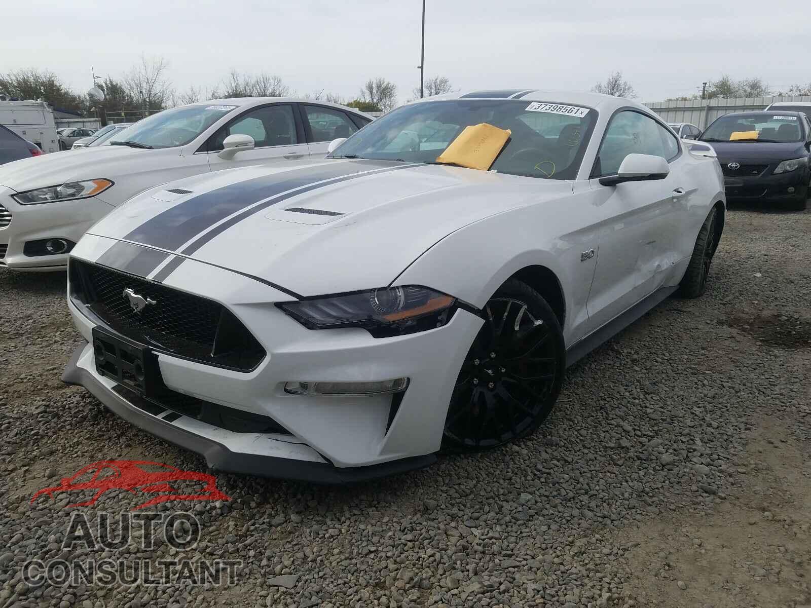FORD MUSTANG 2020 - 1FA6P8CF2L5121355