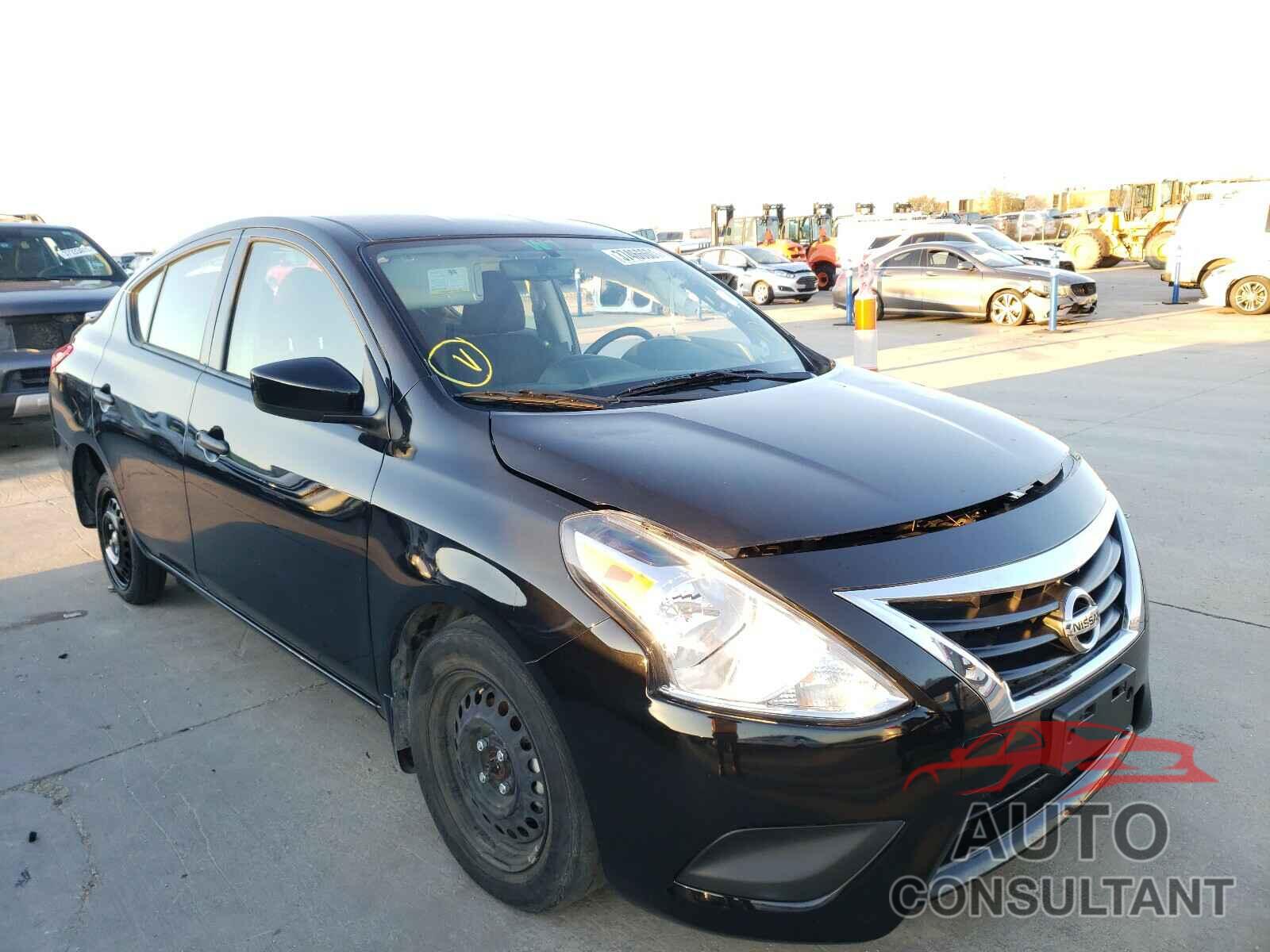NISSAN VERSA 2019 - 3N1CN7AP0KL806349