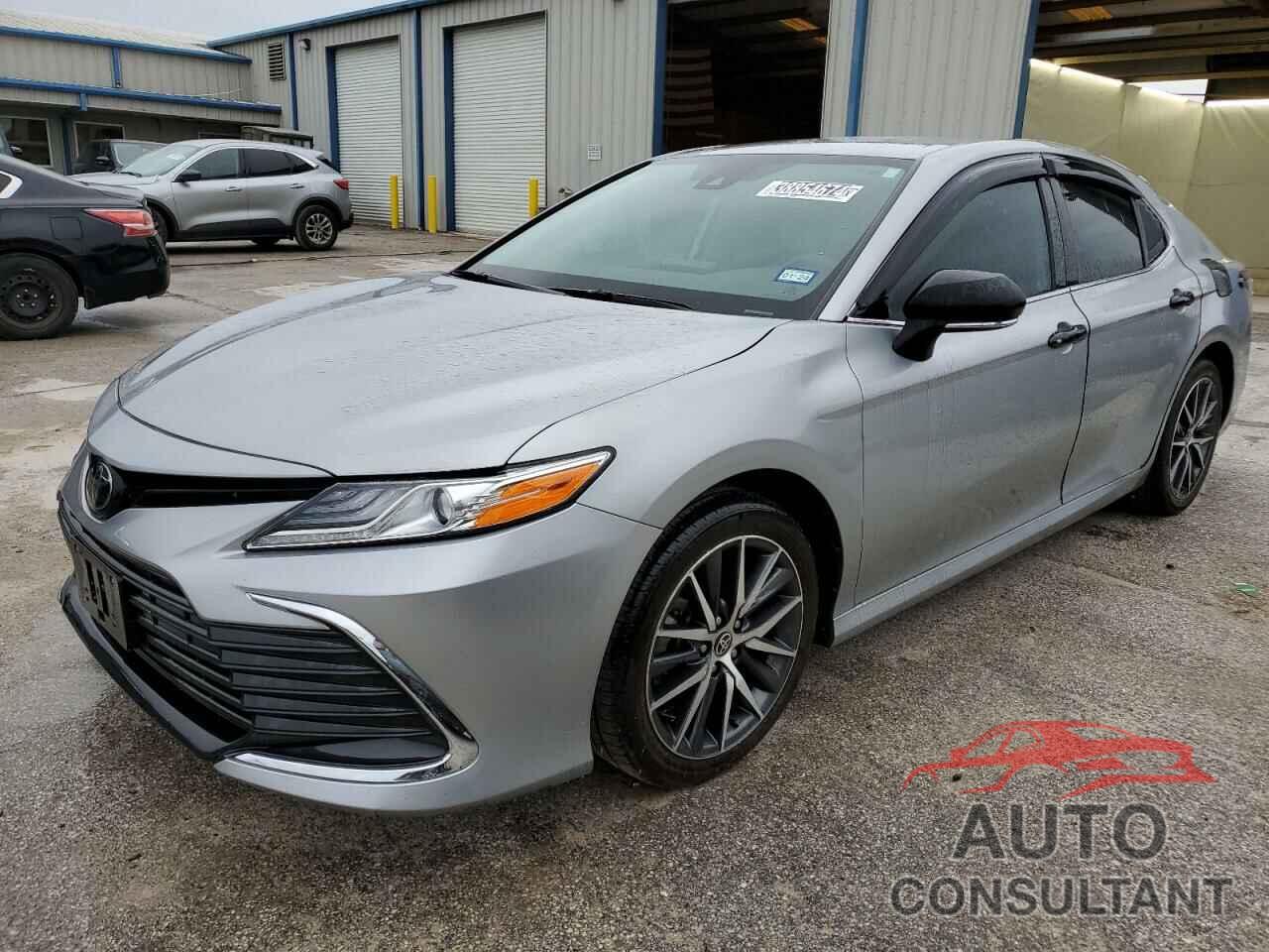 TOYOTA CAMRY 2022 - 4T1F11AK5NU014632