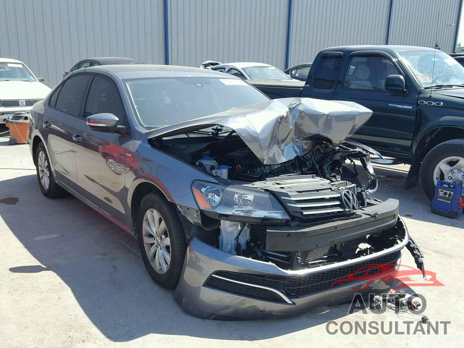 VOLKSWAGEN PASSAT 2015 - 1VWAS7A34FC010115