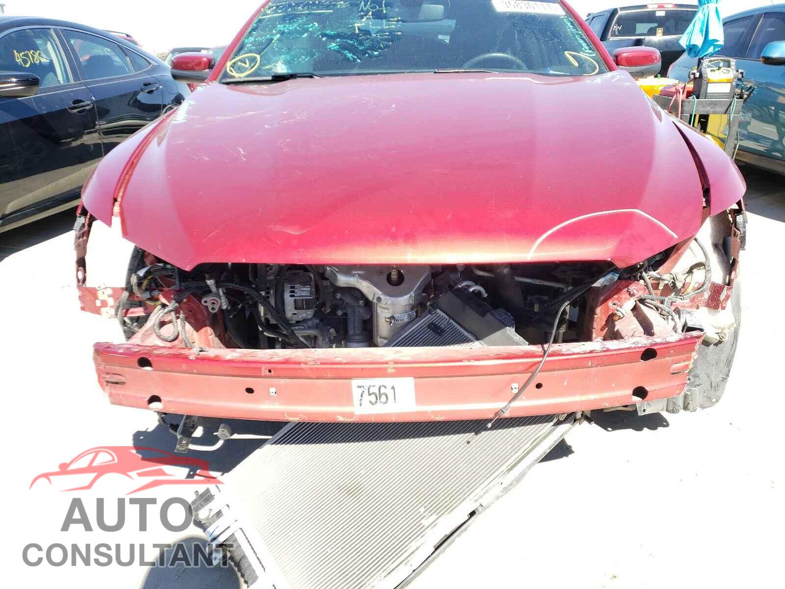 FORD TAURUS 2018 - 1FAHP2E80JG129380