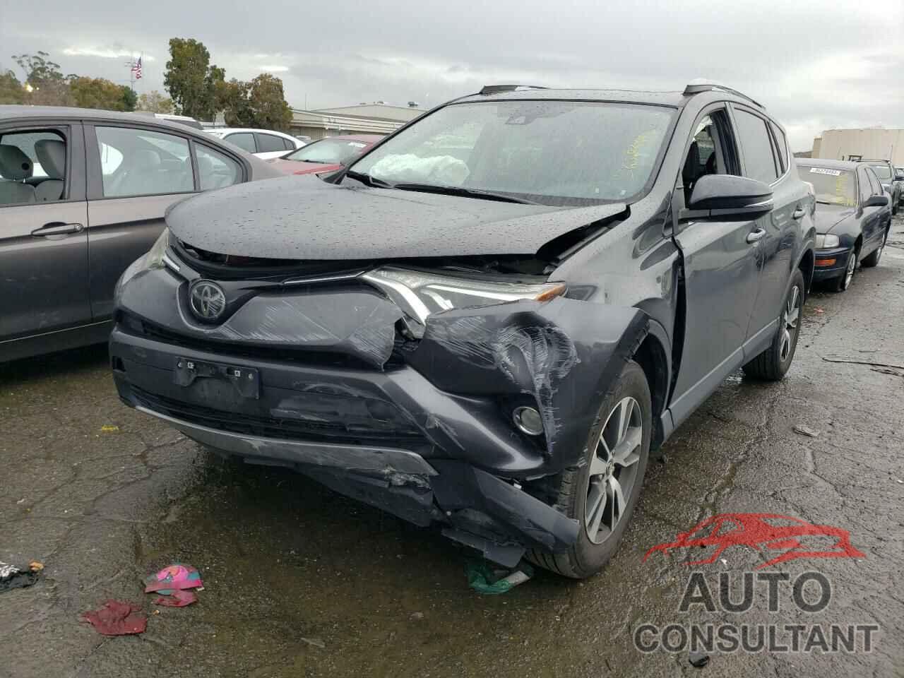 TOYOTA RAV4 2018 - JTMRFREV2JJ230343