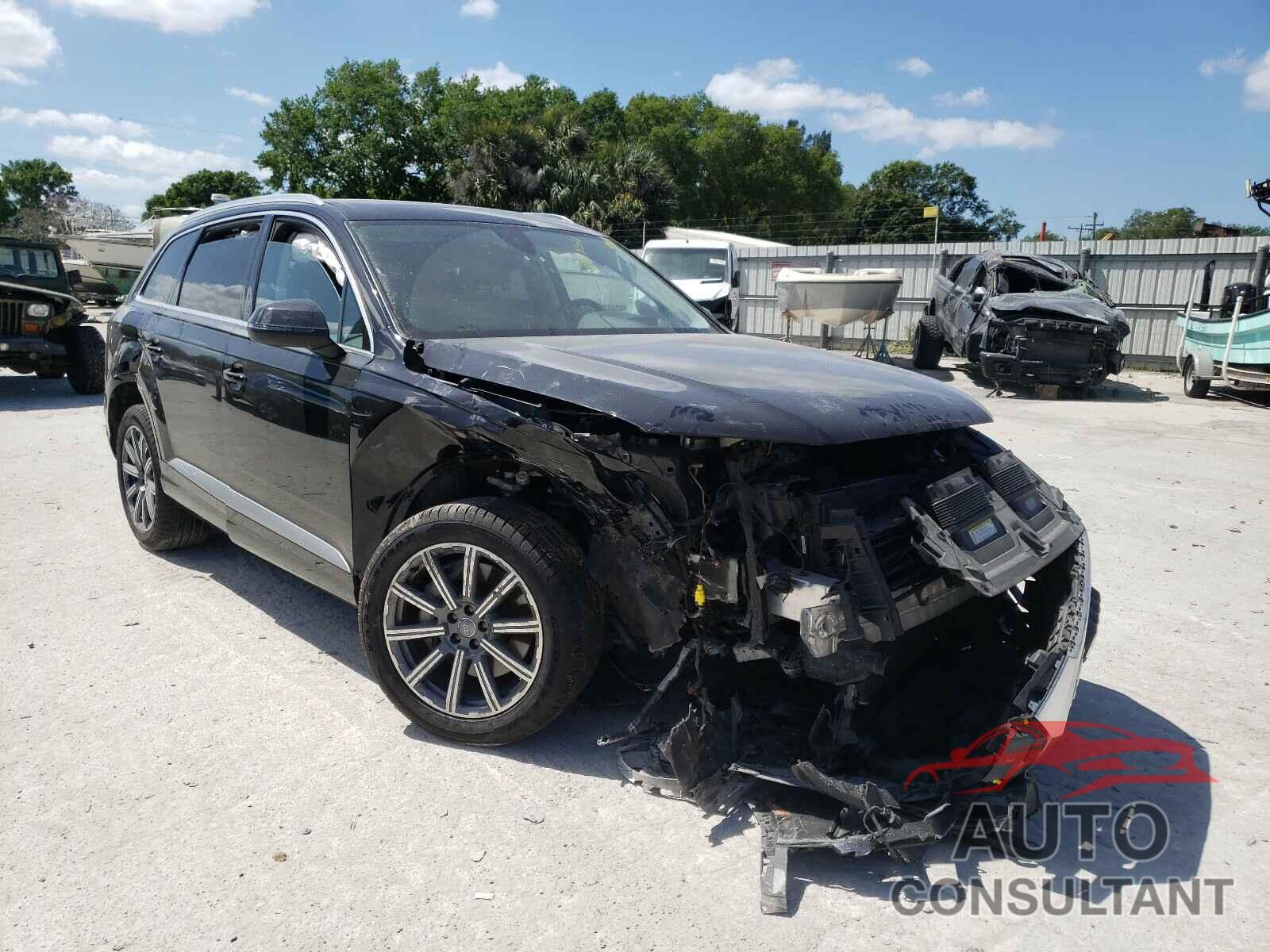 AUDI Q7 2018 - WA1VAAF76JD040472